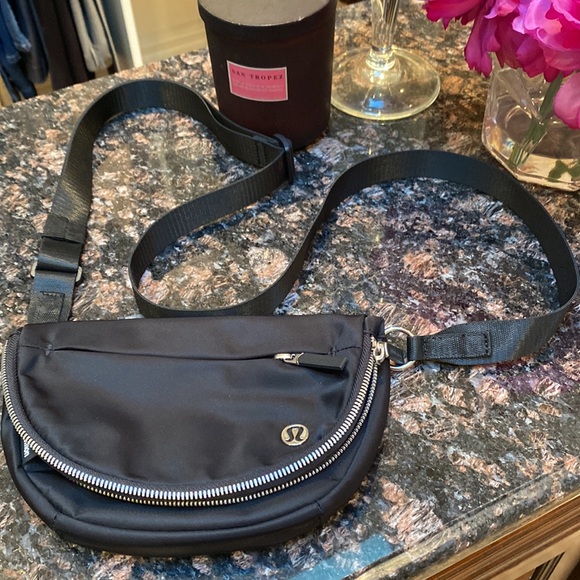 lululemon athletica Handbags - LULULEMON - All Night Micro Festival Bag Zip Top 2L. LIKE NEW!!!  FIRM PRICE.